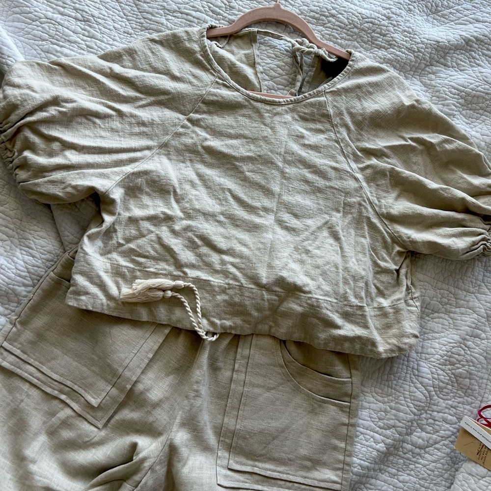 House of Harlow 1960 Two Piece Linen Set